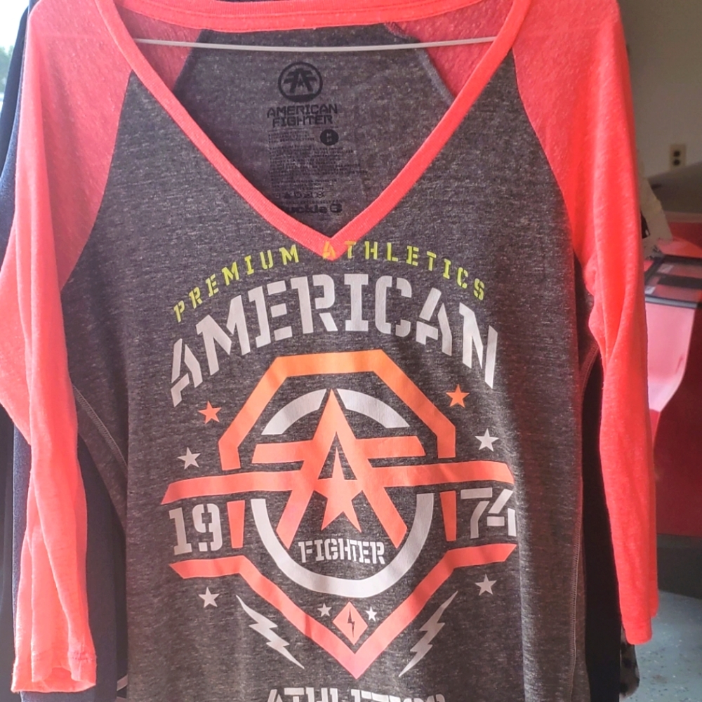 American Fighter top